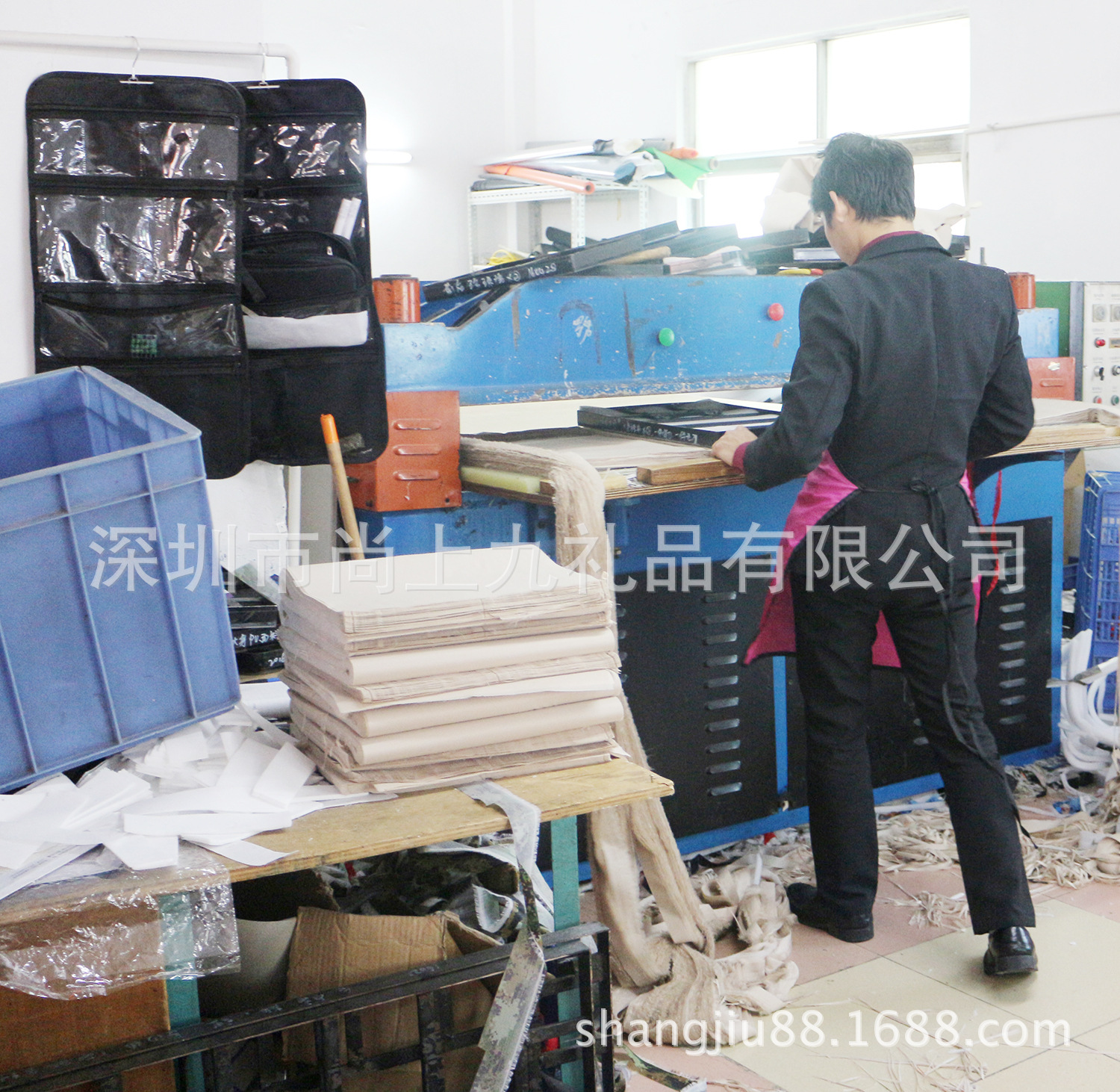 专业定制PU皮革化妆包 女士旅行洗漱收纳包 便携手拿包促销礼品包 11