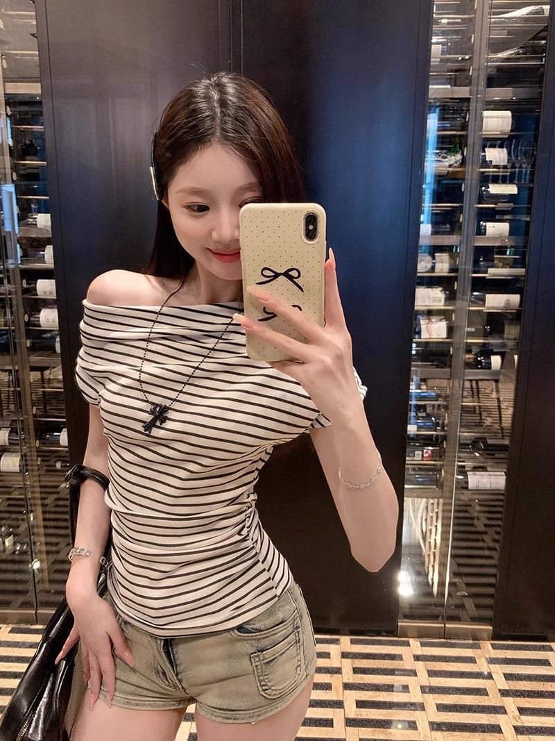 条纹一字肩短袖T恤女2025夏季新款韩系风修身小心机露肩外贸上衣 3