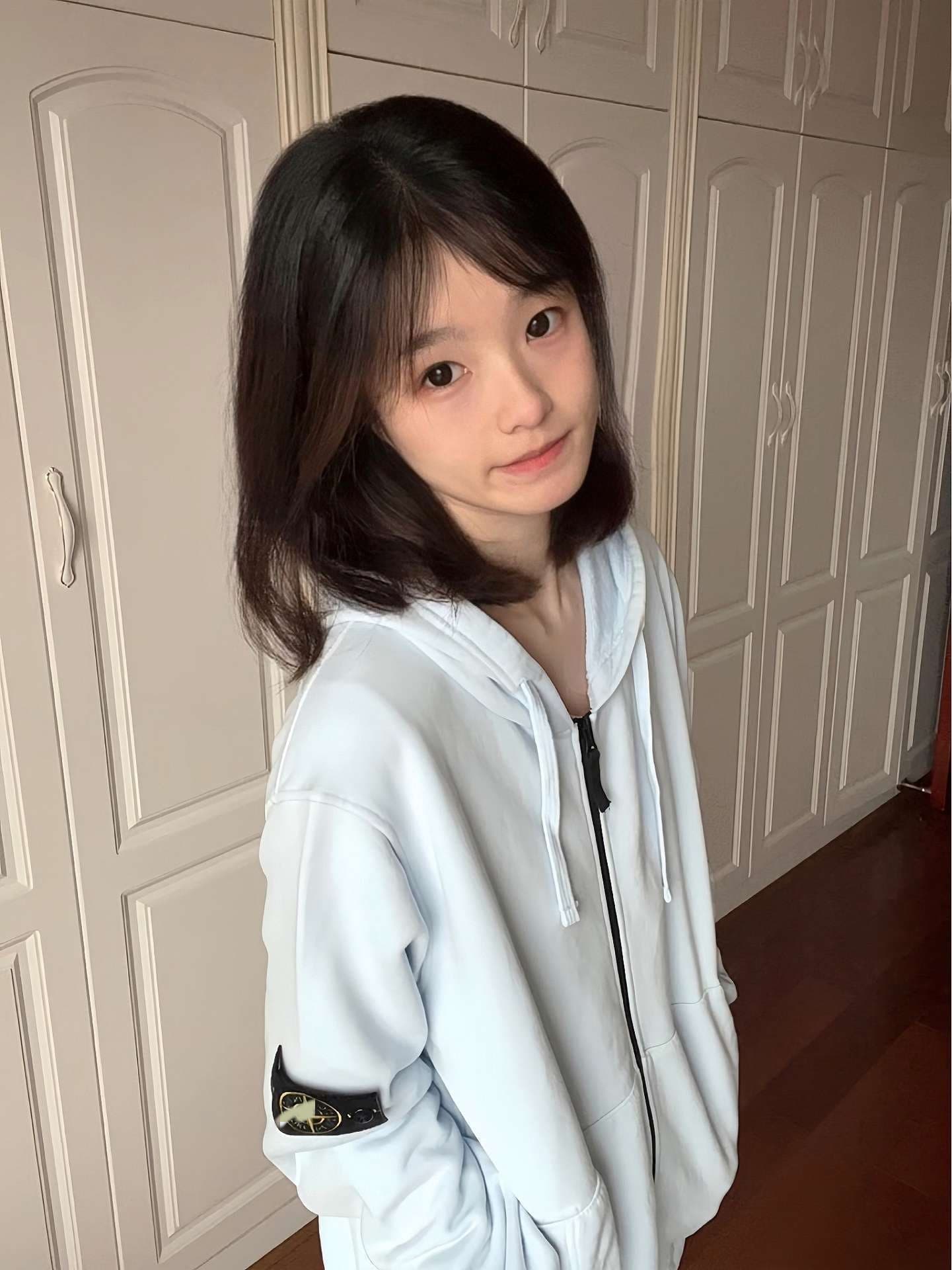 跨境 经典STONE石头纯色圆领徽章长袖卫衣男女同款岛情侣正确版本 21