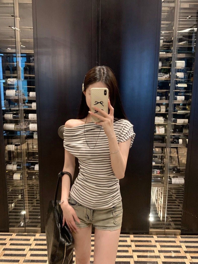 条纹一字肩短袖T恤女2025夏季新款韩系风修身小心机露肩外贸上衣 5