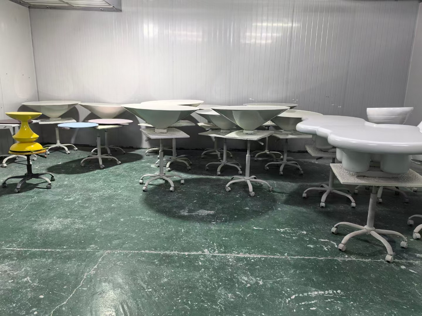 跨境批发现代轻奢异形酒店民宿茶几桌设计师客厅圆形玻璃茶几角几 9