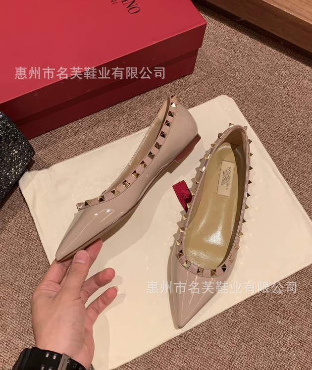 严选高版本~华伦铆钉尖头平底鞋浅口单鞋女2026新款裸色柳钉女鞋 13