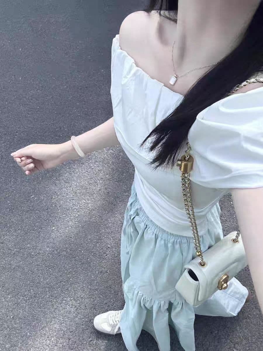 野媛韩系荷叶边性感一字肩露肩短袖T恤女设计感漏肩斜肩纯棉上衣