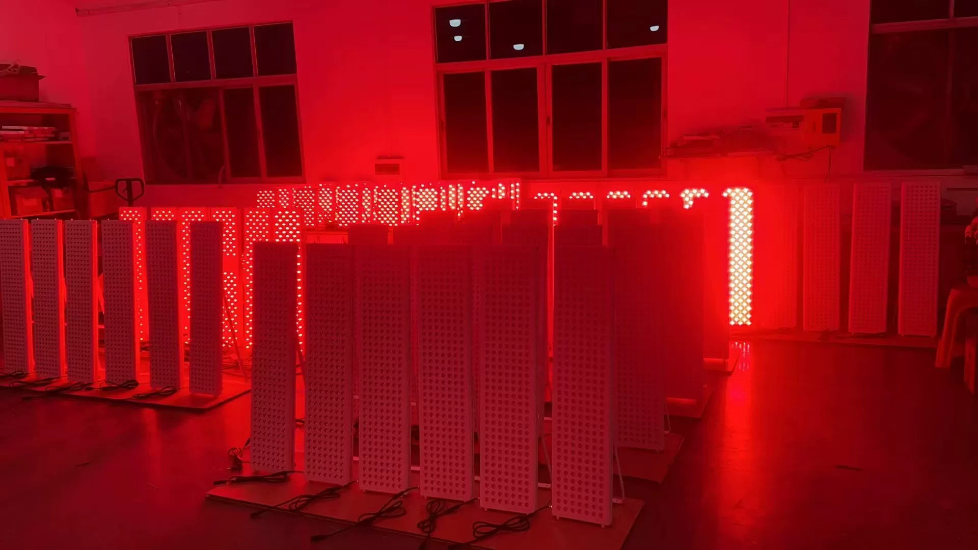 新款家用美容灯近红外线LED理疗灯定时调光脉冲660nm-850nm光疗灯 2