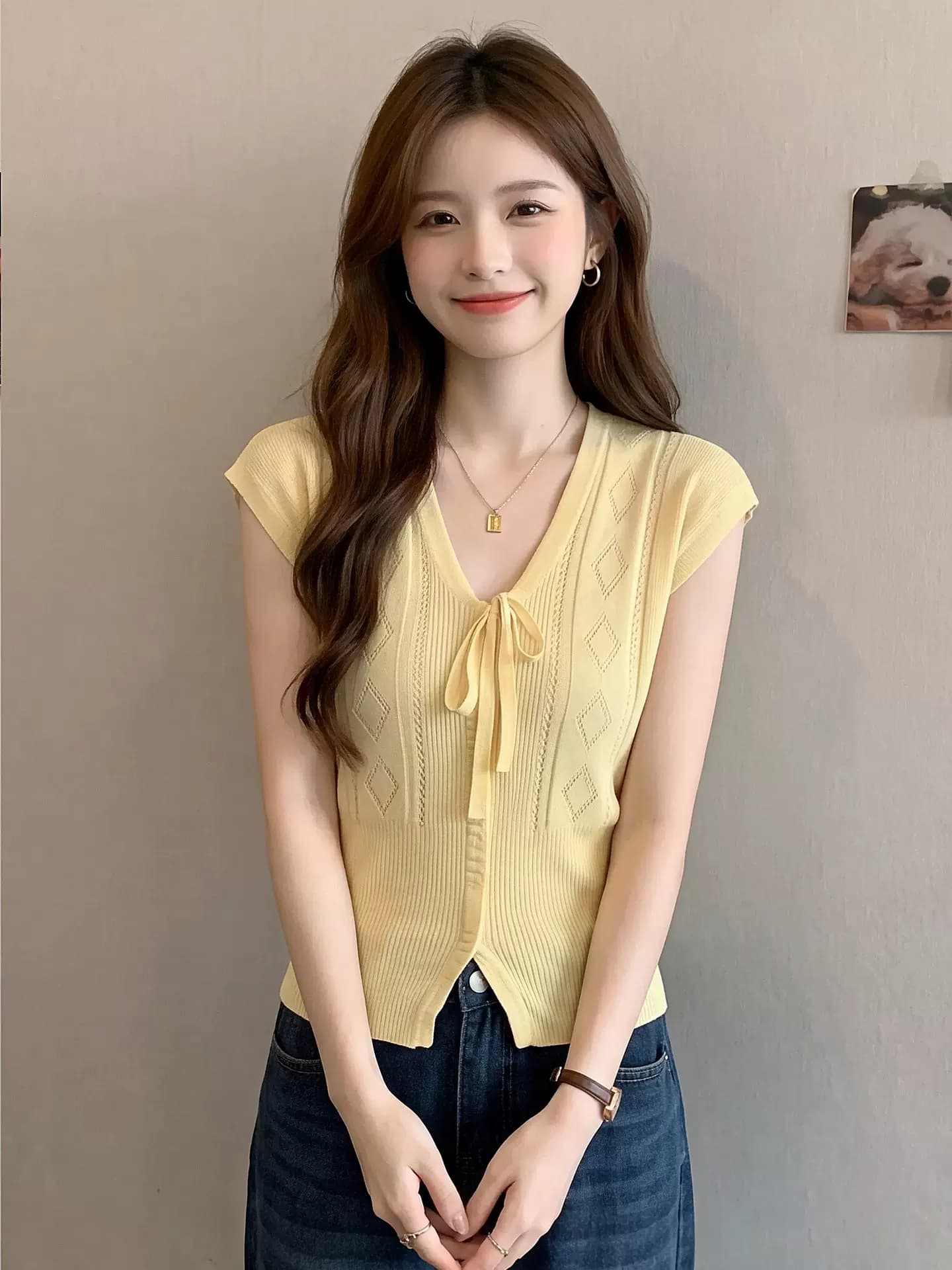 黄色抽绳V领针织马甲背心女夏季菱格刺绣肌理盖肩袖收腰无袖上衣 7