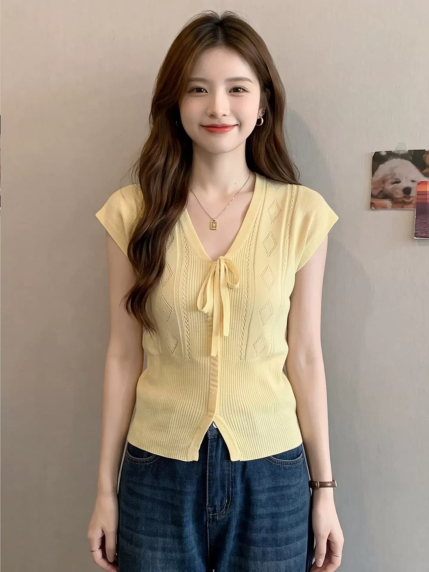 黄色抽绳V领针织马甲背心女夏季菱格刺绣肌理盖肩袖收腰无袖上衣 6